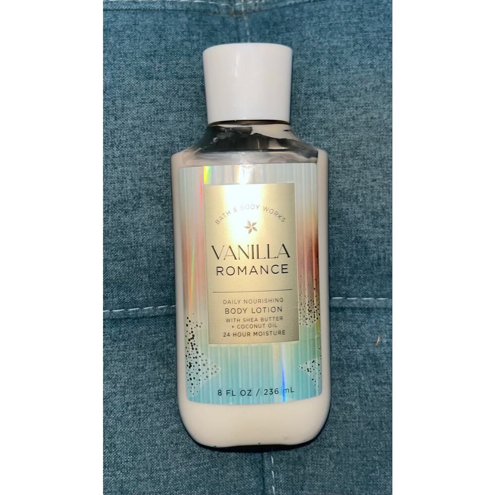 NEW! Bath & Body Works Vanilla Romance Daily Nourishing Body Lotion - Picture 2 of 3